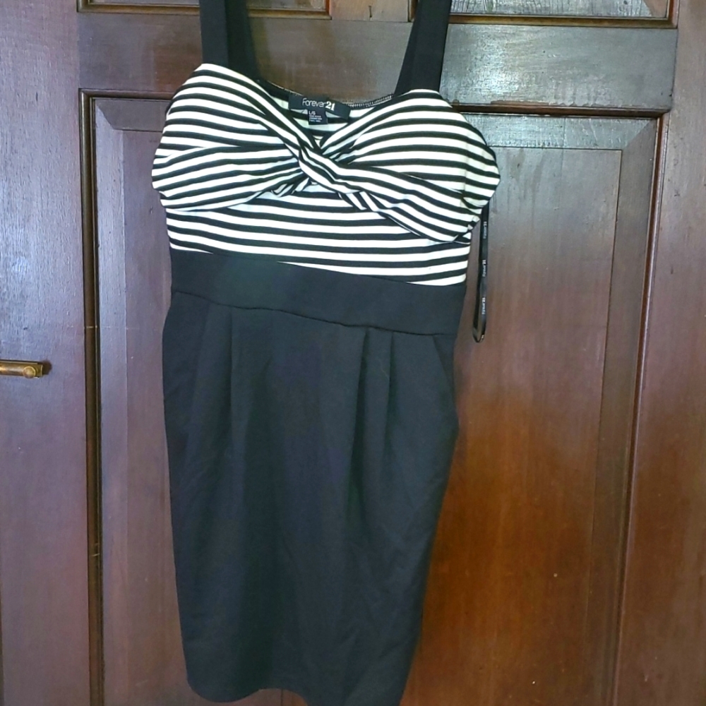 #5 Black & White Dress